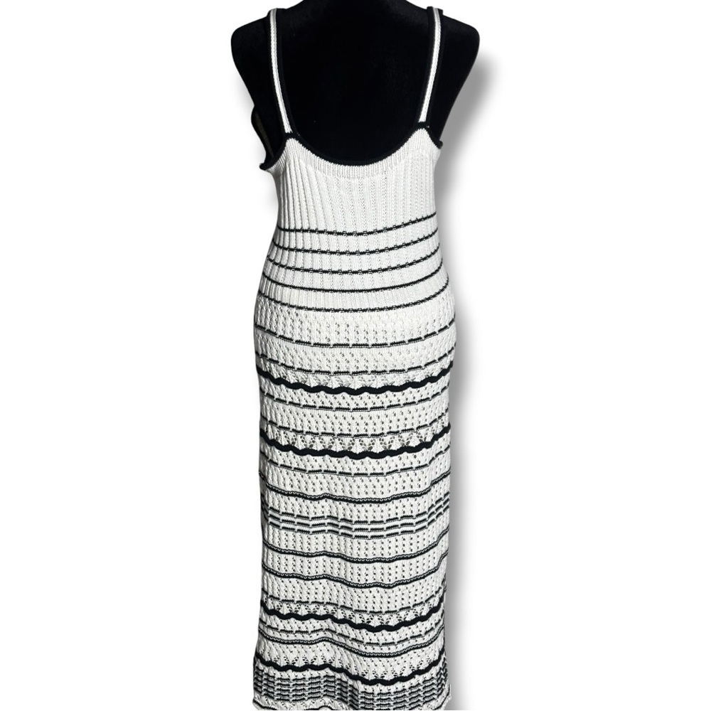 Vero Moda Cream and Black Horizontal Stripe Sleeveless V-Neck Knit Midi Dress - Picture 8 of 16